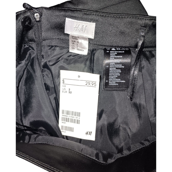 Elegant Black Skirt - Picture 6 of 6